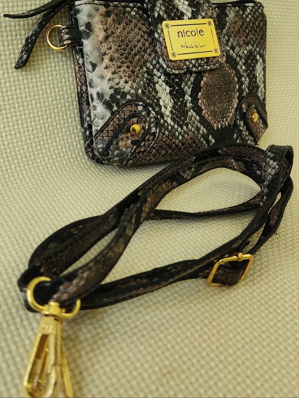 Nicole by Nicole Miller Faux Snakeskin Python Mini Crossbody Wallet Purse Bag - Picture 13 of 16
